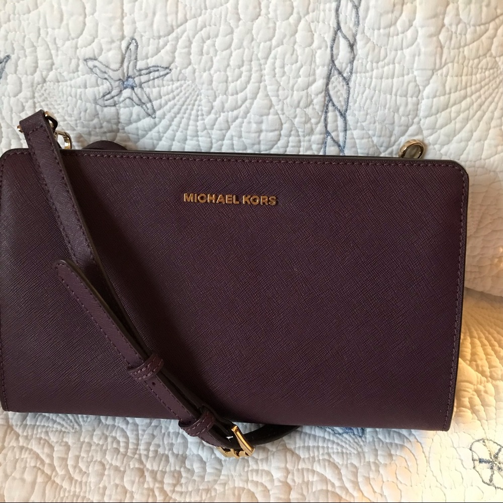 Pristine Michael Kors convertible clutch/crossbody